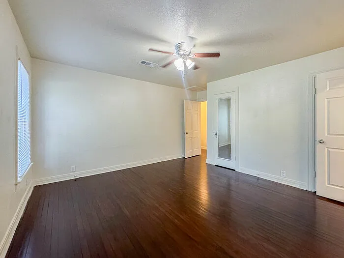 1916 Houston Pl — Photo 9