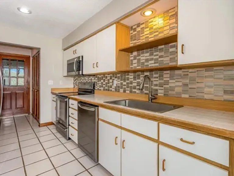 200 Florida Shores Blvd #200 — Photo 12