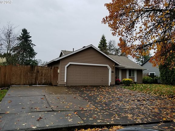 2nd image of 536 NE Joanne Cir