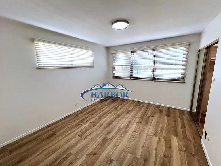 2632 S Averill Ave — Photo 16