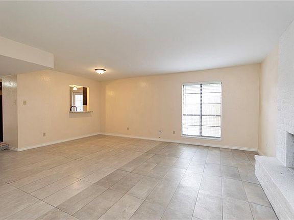 3rd image of 5022 Wingfoot Ln APT A