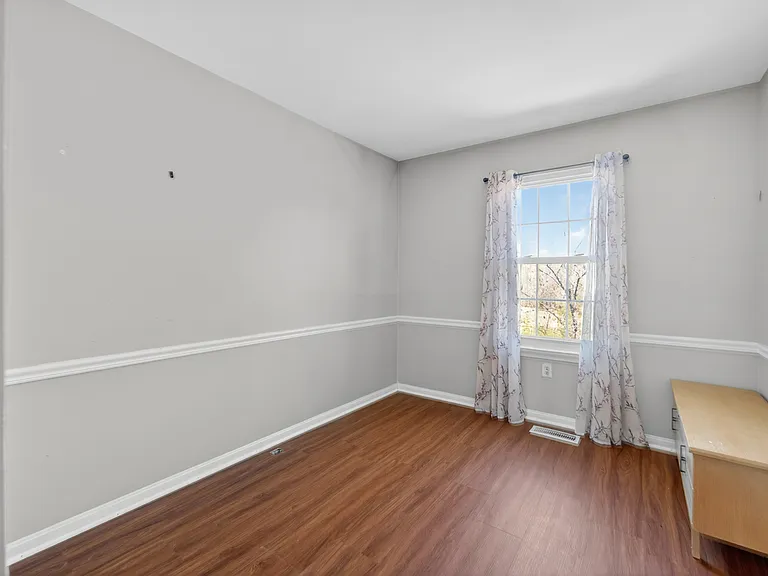 4686 Joanna Ct — Photo 2