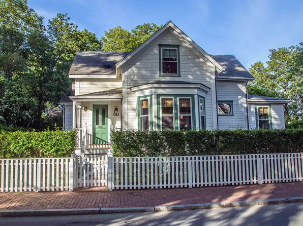 38 Pleasant St, Nantucket, MA 02554