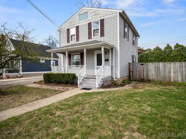219 S Harrison St, Batavia, IL 60510