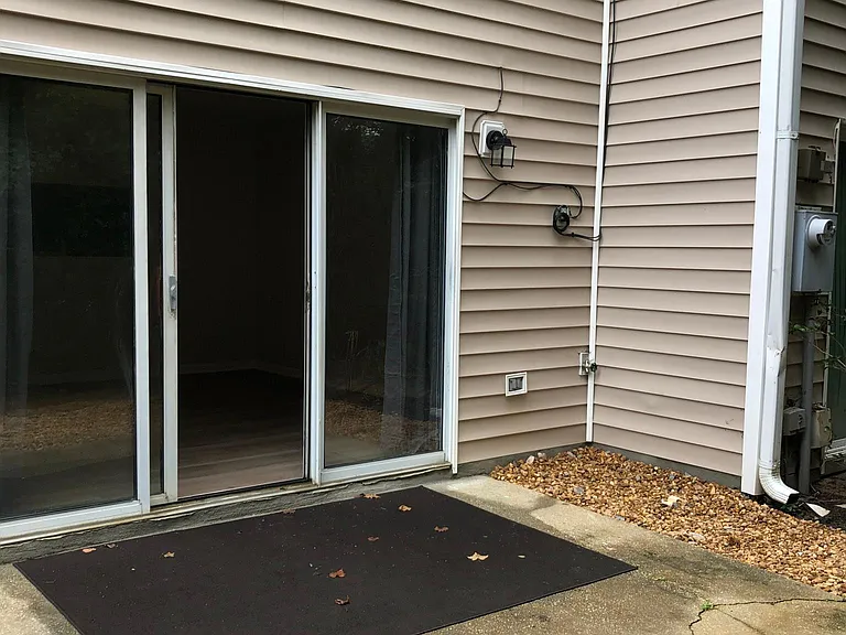 3884 Staffordshire Ln — Photo 20