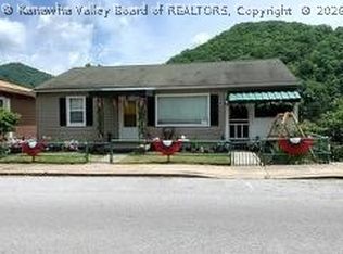 323 Highland Ave, Mullens, WV 25882