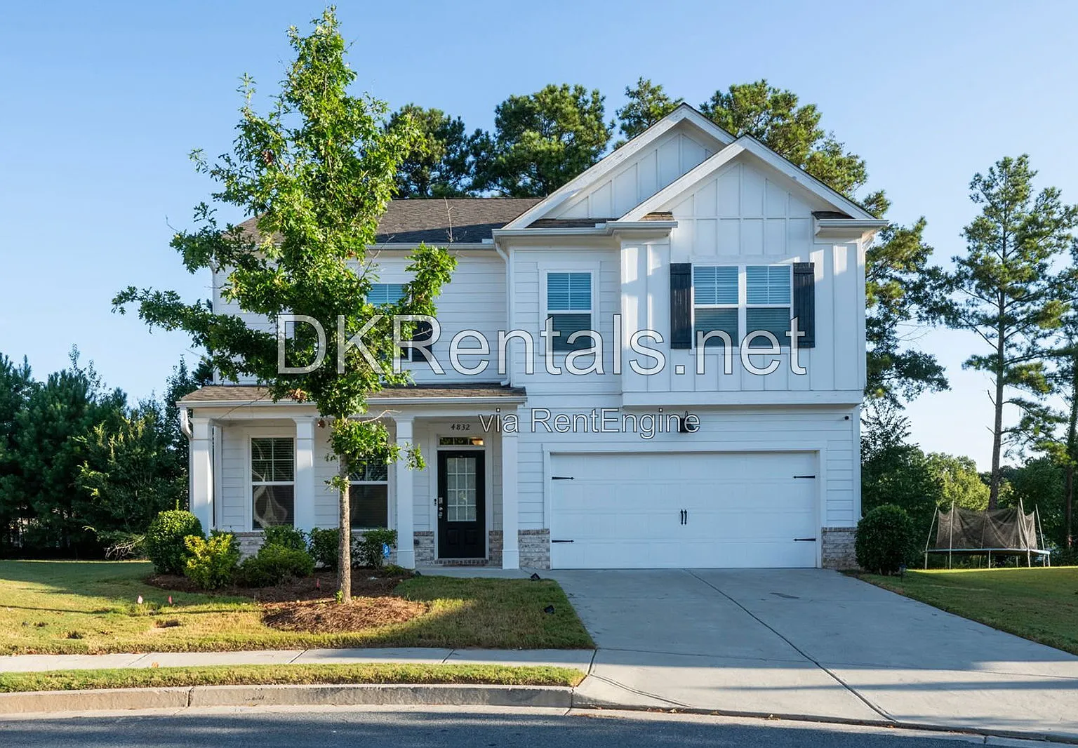 4 bed, 4.0 bath, 2866 sqft, $3,200 — Photo 1