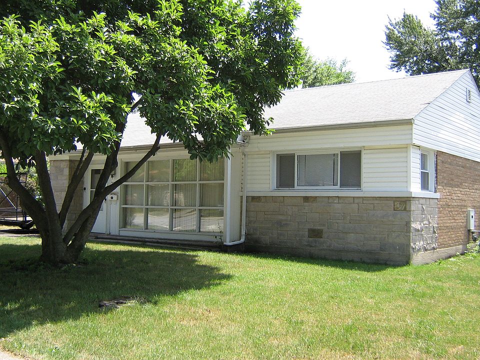 1st image of 323 Minocqua St