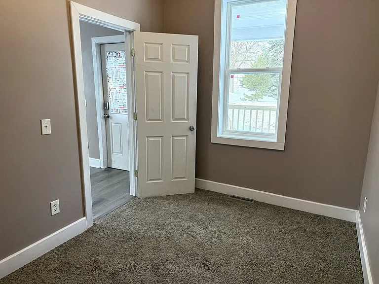 202 E Melendy St — Photo 3