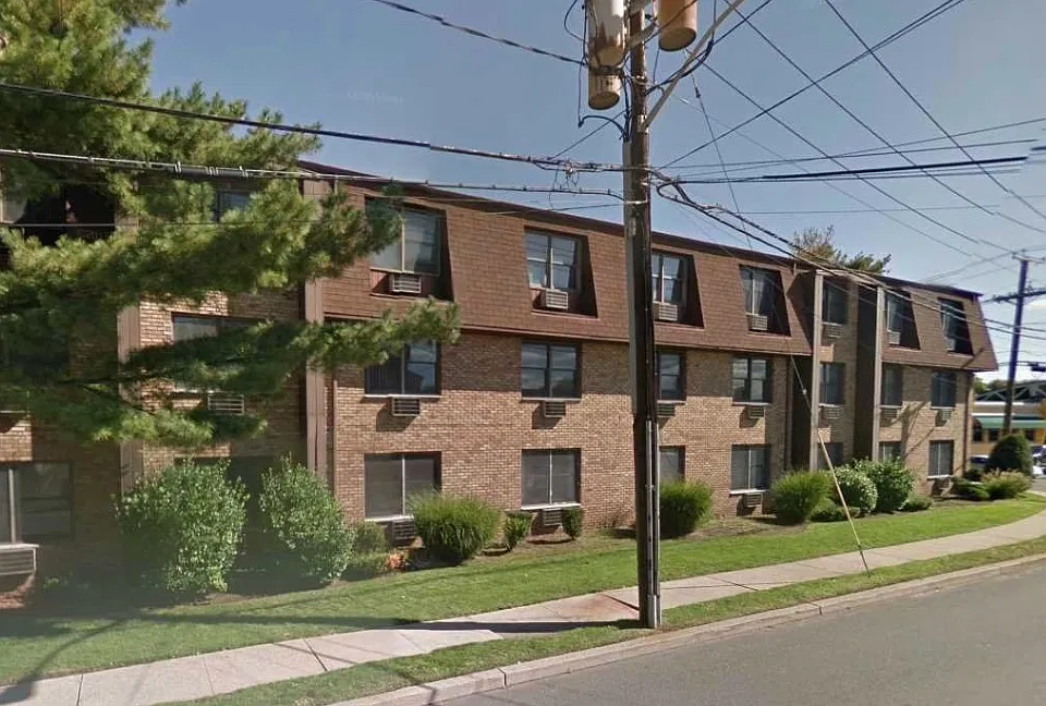 25 Market St #4B