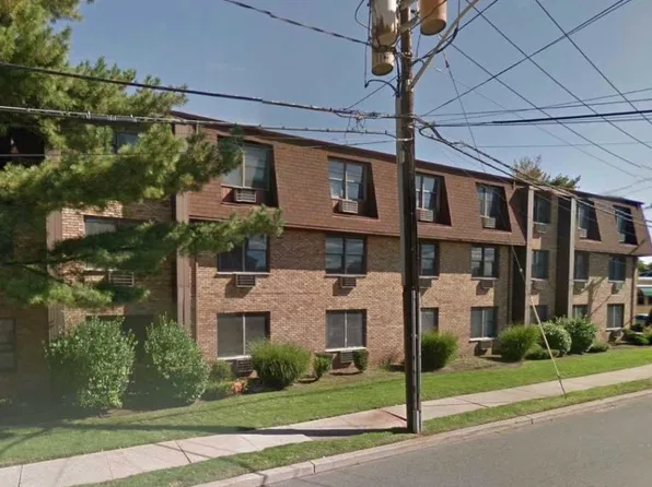 25 Market St, Saddle Brook, NJ