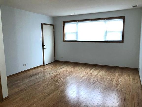 2nd image of 7405 Southwest Hwy APT 1E
