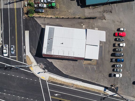 4th image of 2727 Cascade Ave