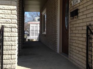 8114 Lillian St, Center Line, MI 48015