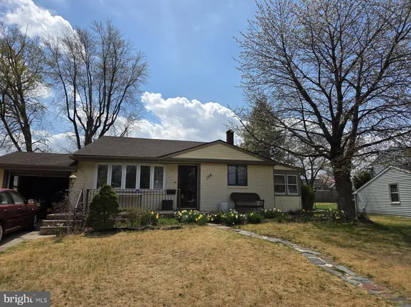138 Cardinal Dr, Bellmawr, NJ 08031