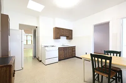 1116 W Polk St #3 — Photo 7
