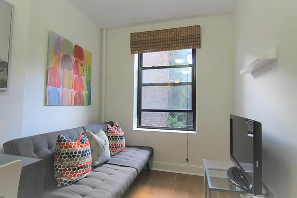 Rented by Compass | media 7