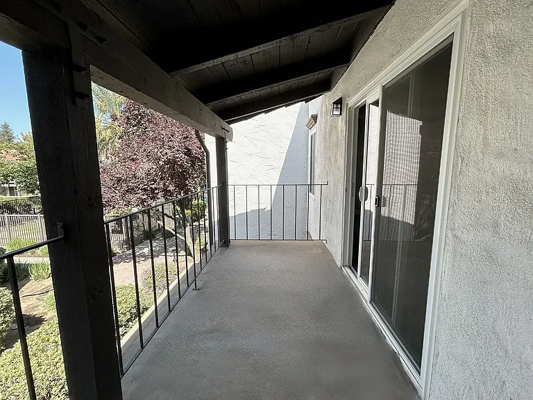 Montecito Villas — Photo 15