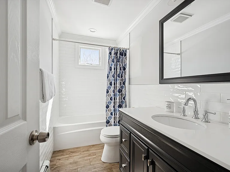 4 Stuart Ct — Photo 14