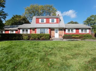 1 Surrey Dr, Hillsborough, NJ 08844