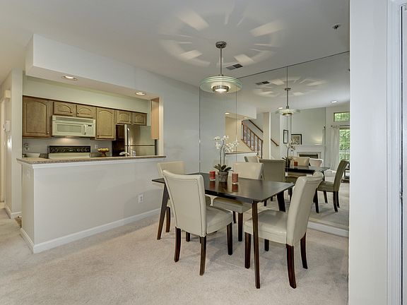 5th image of 10842 Antigua Ter APT 202