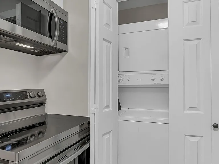 1808 State St #209 — Photo 18