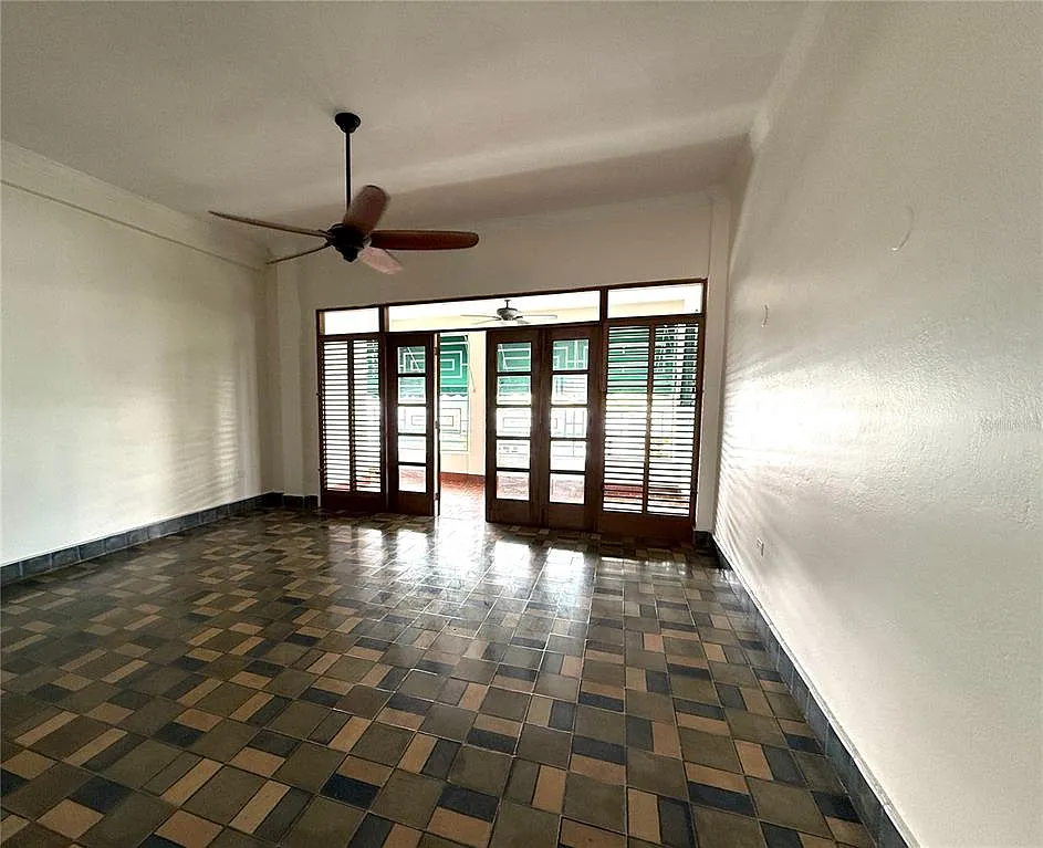 4 bed, 2.0 bath, $3,600 — Photo 4