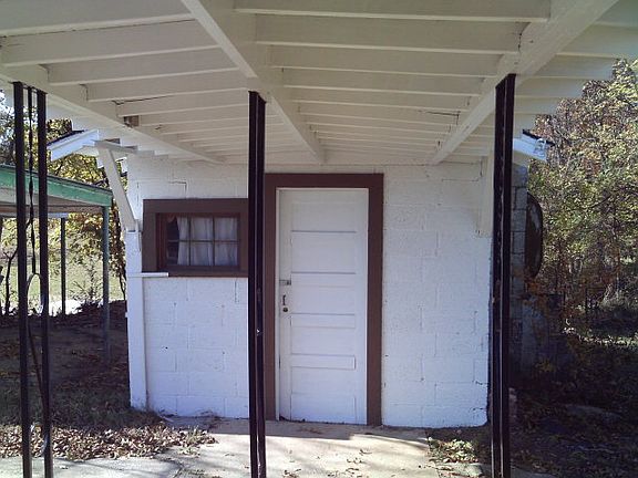 3rd image of 408 Airport Dr