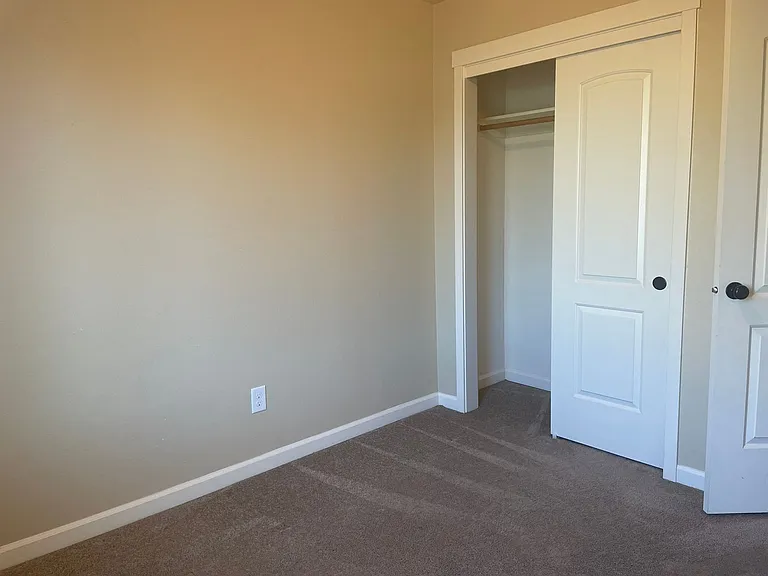Covington Manor 9700-9816 — Photo 20