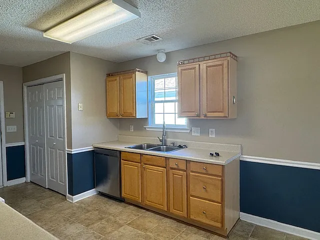 3 bed, 1463 sqft, $1,650 — Photo 3