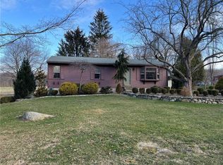 389 Iron Mine Hill Rd, North Smithfield, RI 02896