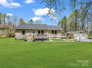 565 Nicholson Creek Rd, Brevard, NC 28712