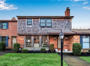 94 Wedgewood Dr, Williamsville, NY 14221