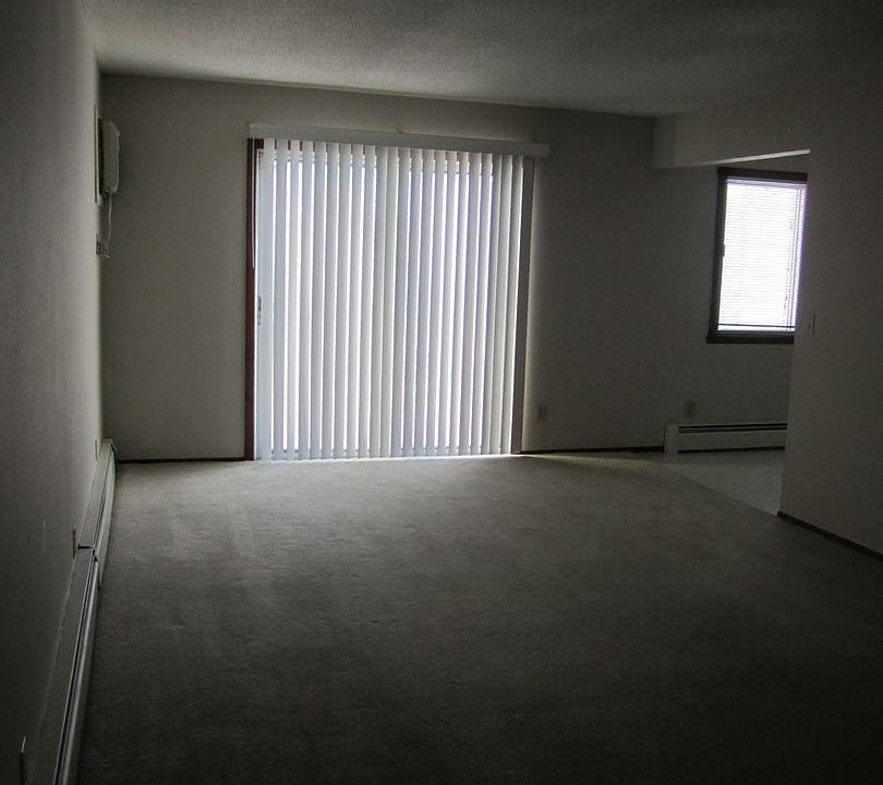 1st image of 1621 8th St N APT 206