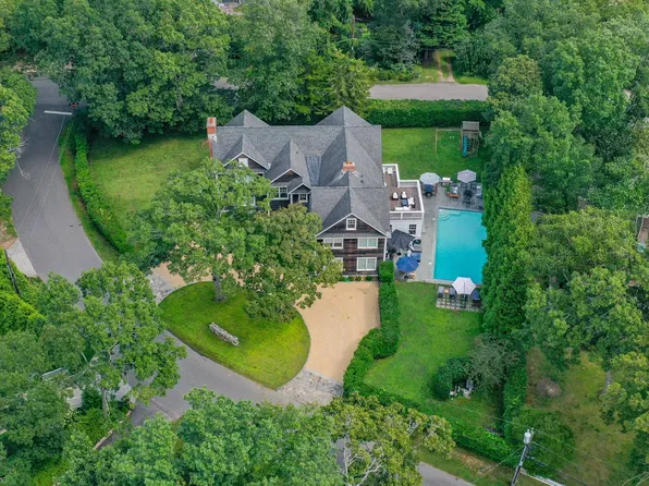 28 Bay View Rd N, Southampton, NY 11968