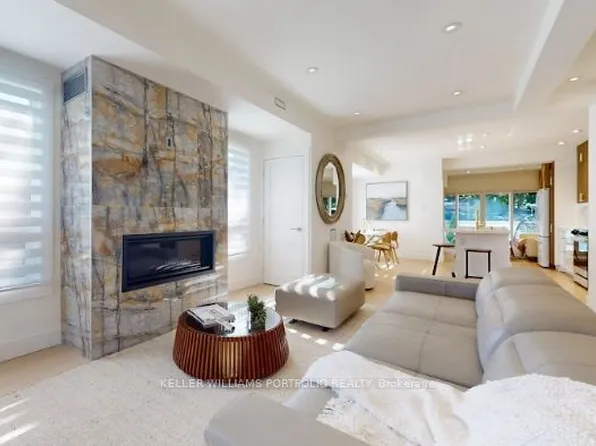 22 Pitt Ave, Toronto, ON M1L 2R1