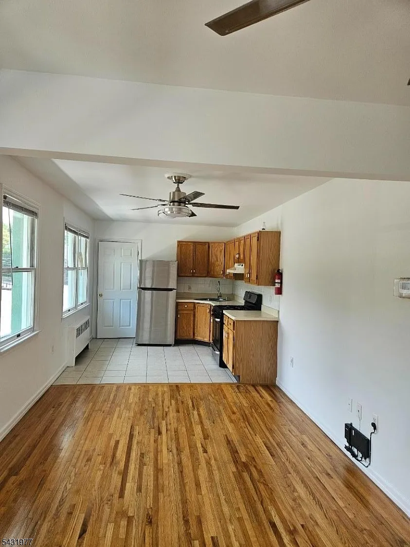 1 bed, 1.0 bath, 600 sqft, $1,899 — Photo 4