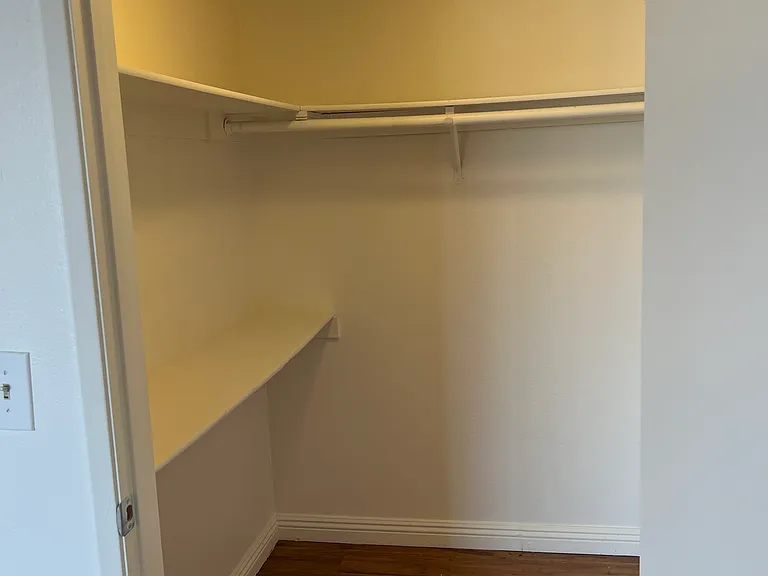 5544 Yolanda Ave #203 — Photo 9