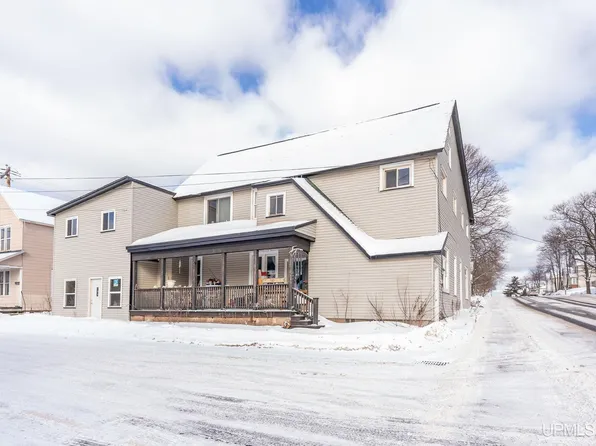 801 N 3rd St, Ishpeming, MI 49849