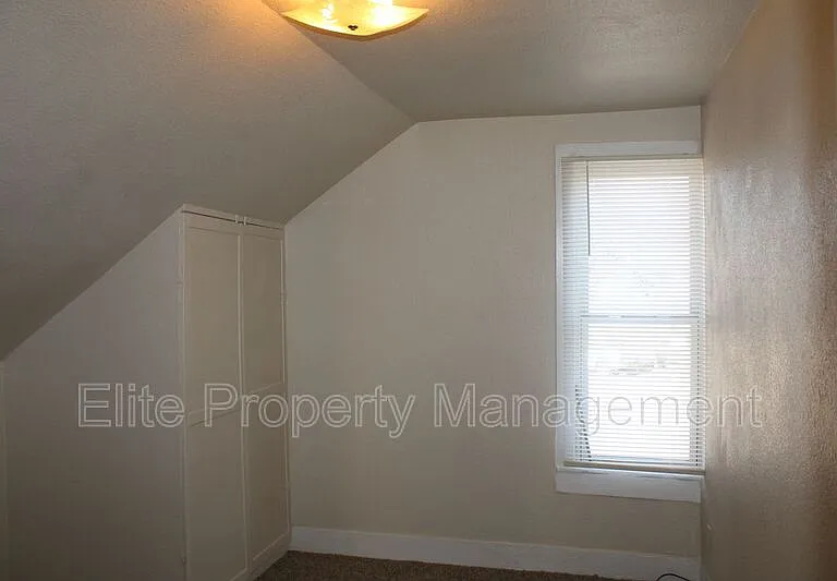 1026 W 13th St — Photo 15