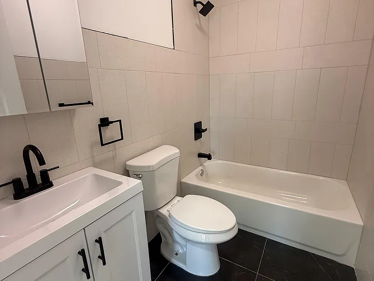100 Ingraham Pl #1R — Photo 5