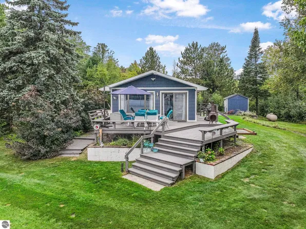 10800 Puryear Dr, Interlochen, MI 49643