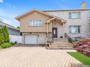 2862 Valerie Ct, Merrick, NY 11566