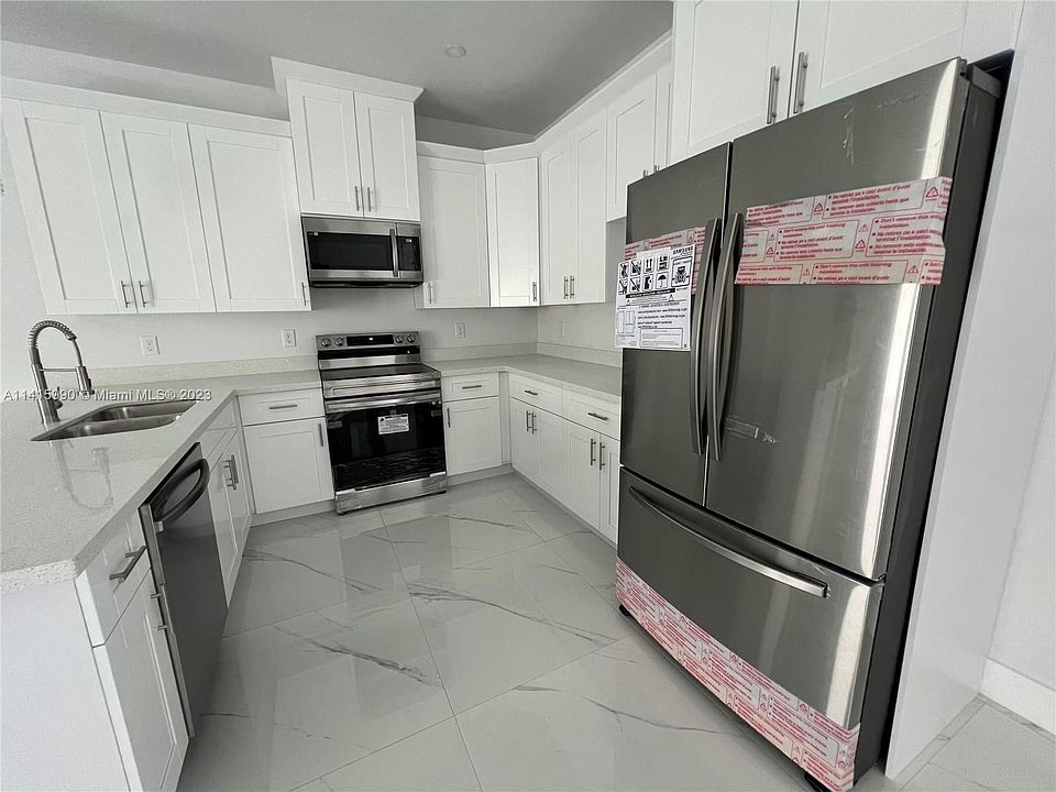 1st image of 2904 21st St SW
