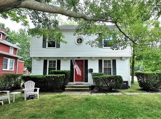 2539 Canterbury Rd, Cleveland Heights, OH 44118