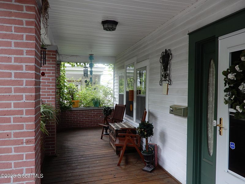 5th image of 17 Woodrow Court