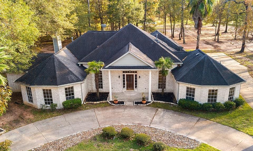 1st image of 10848 Lake Forest Dr