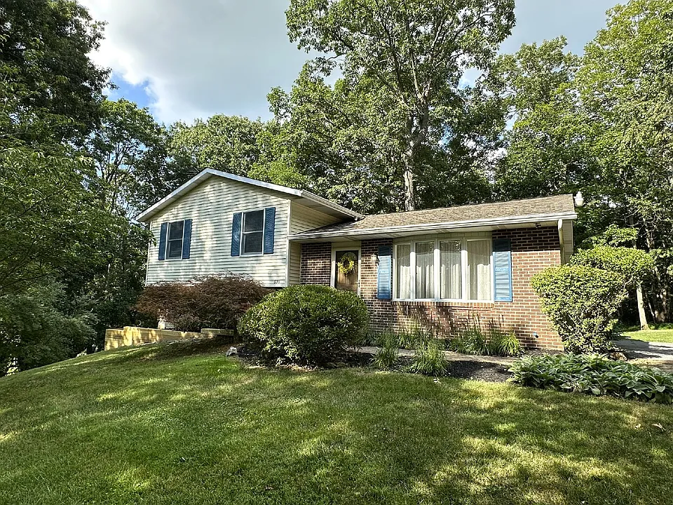 656 Alpine Ln