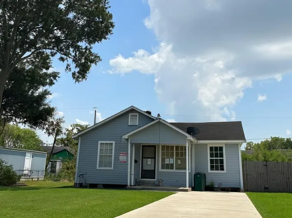 311 Rustic Dr, Pasadena, TX 77502