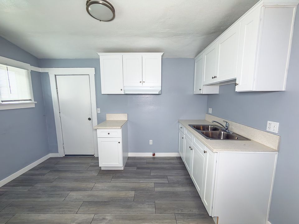 1st image of 5219 Maywood Ave #3/4